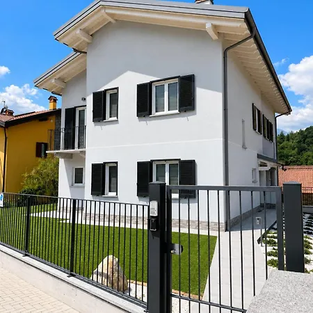Smeraldo, Spacious Comfort On With Garden, Garage & Ac Villa