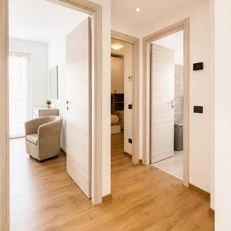 Smeraldo, Spacious Comfort On With Garden, Garage & Ac Villa Colico