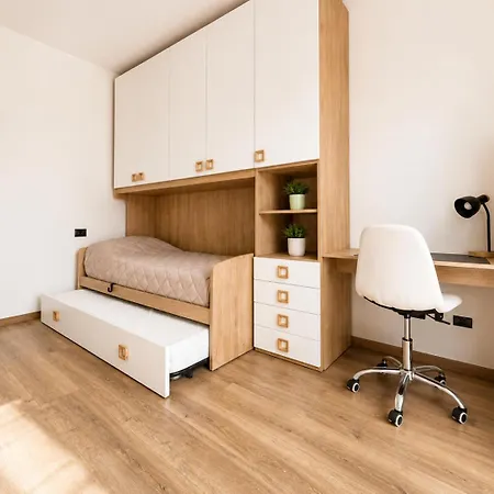 Smeraldo, Spacious Comfort On With Garden, Garage & Ac * Colico